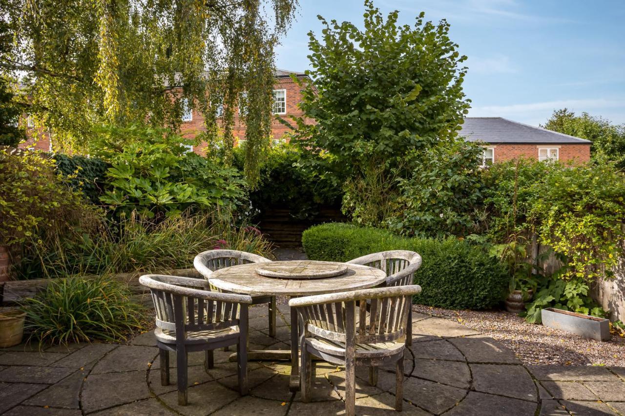 St Johns House Lichfield Bed and Breakfast Exteriör bild